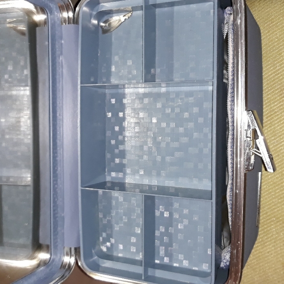 Vintage Starflite Train Case with key - Picture 5 of 7